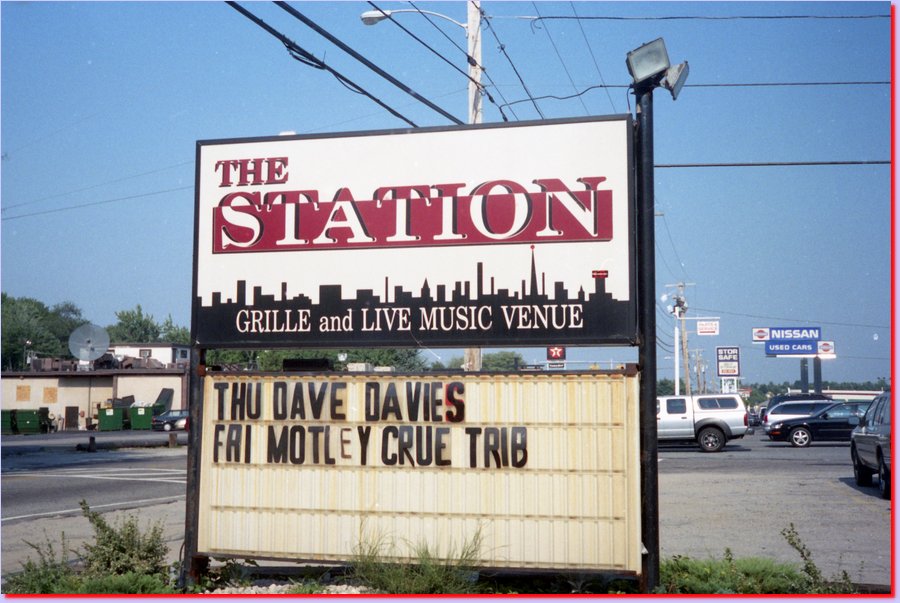 2001-08-02DAVE_DAVIES01VENUE.jpg