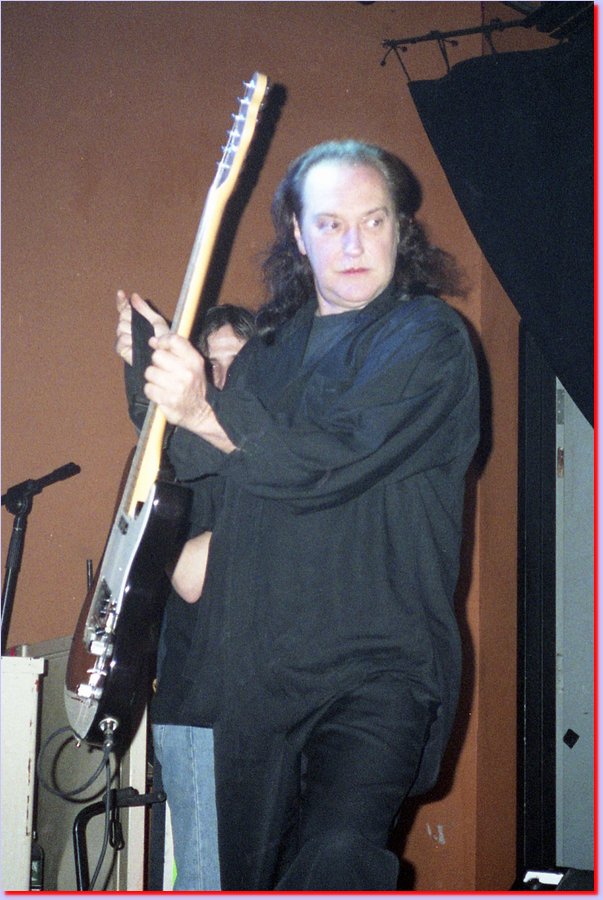 2002-04-23davedavies07dave_davies.jpg