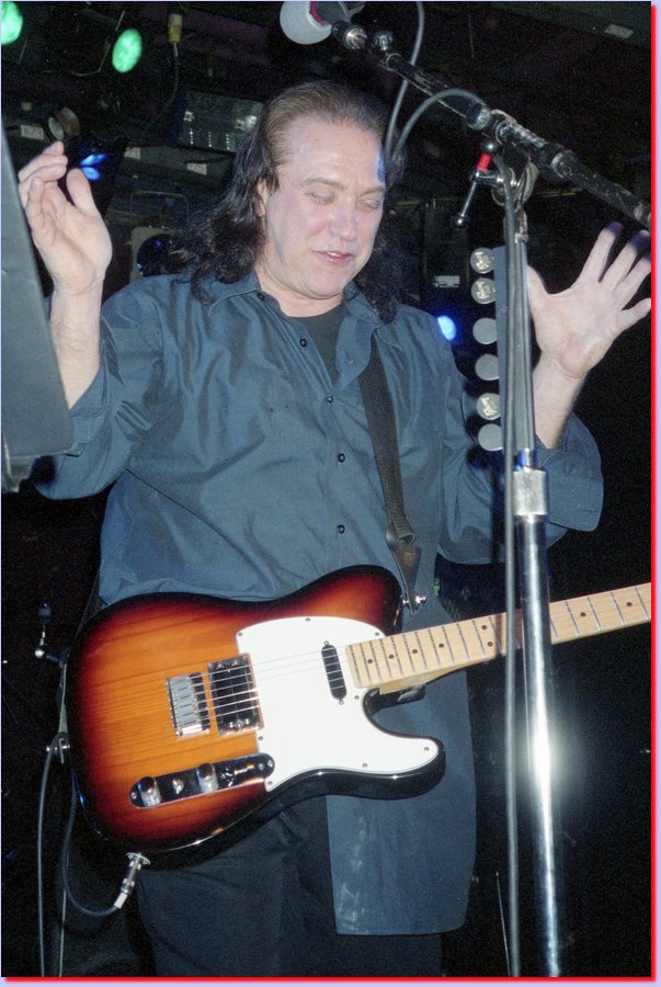 2002-04-25davedavies16dave_davies.jpg