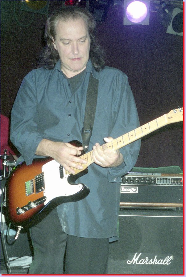 2002-04-25davedavies17dave_davies.jpg