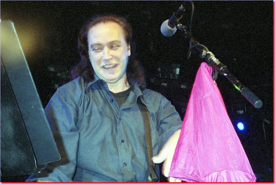 2002-04-25davedavies22dave_davies.jpg